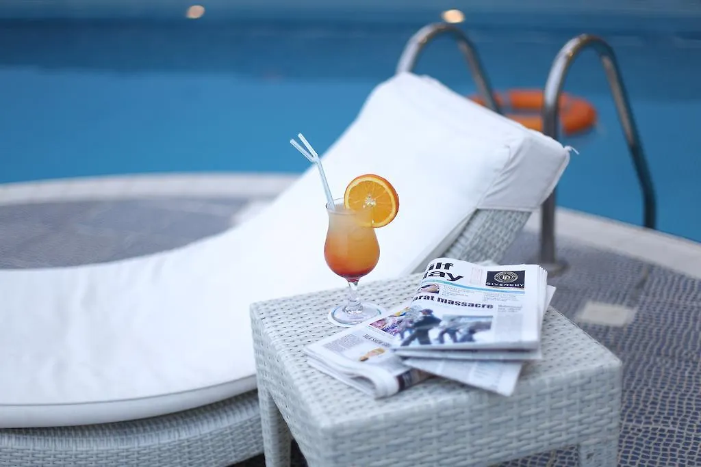 Capitol Hotel Jumeirah Dubaj 4*,